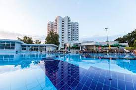 Unul din bazine este cu hidromasaj. BÄƒile Felix Top 10 Cele Mai Bune Hoteluri Cu PiscinÄƒ TermalÄƒ È™i Terapii Balneo