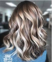Kanalımda saç modelleri ,ombre,saç kesimi, ombre modelleri,röfle,saç boyama,platin sarısı saç modelleri,saç örgüsü,mikro saç kaynak ve benzeri bir sürü video paylaşıyorum. Kalin Balyaj Modelleri