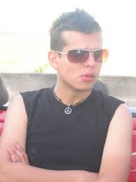 BITÁCORA DE ALFREDO: Israel Erick Vela González, otro de mis primos, ha  fallecido.