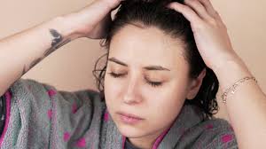 Coconut oil can literally bring softness back to another key benefit of coconut oil is that it contains plentiful antioxidants to protect from free radical damage, including heat and environmental damage. 3 Ways To Use Coconut Oil As A Conditioner Wikihow