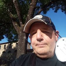 💥PARMIGIANA DI PANE💥 ❤️🤍Ingredienti per circa 6 porzioni: *Pane circa  600 g *500 ml olio di semi per friggere *2 bottiglie di passata di pomodoro  *1 cipolla *farina,sale,basilico,olio evo q.b. *80 parmigiano