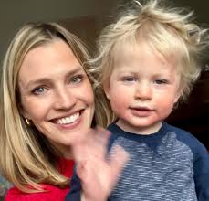 When you only have time for a Valentine's Day happy hour…. 😆 💌 🍸 SO much  love to all of my valentines