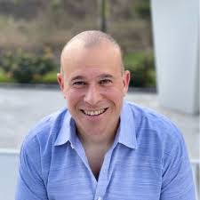 Kunal Amin's Instagram, Twitter & Facebook