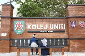 Selama 21 tahun ini, uniti telah melahirkan ramai graduan yang berkualiti didalam pelbagai sektor dan lebih dari 19 kursus diperingkat diploma ditawarkan pada masa ini. Jo Kolej Uniti Port Dickson Negeri Sembilan Malaysia Facebook
