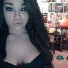 Karen Romig's Instagram, Twitter & Facebook