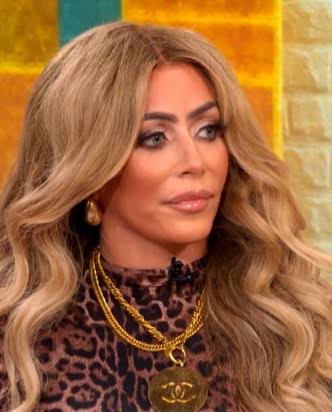In a docuseries about Sean “Diddy” Combs on Netflix, Danity Kane member  Aubrey O’Day reads from an affidavit in which an unidentified witness  claimed to have seen Combs and another man | CBS Mornings
