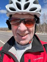 Hello, everyone. My friend and I arrived in Minnesota yesterday, and today,  before proceeding to LA Crescent, Minnesota, for the Gravel National  Championship, Mike Carl Anderson and his brother Chad generously took