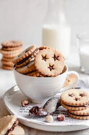 Chocolate Hazelnut Shortbread Linzer Cookies By Onesarcasticbaker Quick Easy Recipe The Feedfeed Recipe Yummy Cookies Cookie Recipes Cookies Recipes Chocolate Chip
