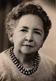 198. Poesía más Poesía: Aurora Estrada Ayala