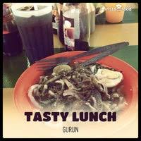 Tomyam putih ala restoran thai. Bihun Sup Herba Blida Siam Soup Place