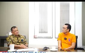 Constitutional lawyer lecturer business inquiries youtube channel : Refly Harun Dan Gatot Nurmantyo Bicara Pengalihan Isu Uu Cipta Kerja Jpnn Com