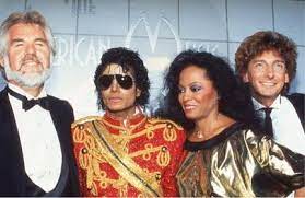 Michael Jackson - #FlashbackFriday: What a group! Kenny Rogers, Michael  Jackson, Diana Ross, and Barry Manilow at the 1984 American Music Awards  this week in 1984! | Facebook