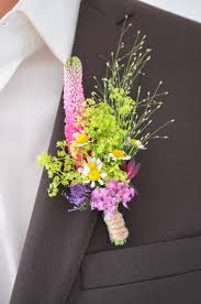 Hilfe für die braut bei der suche nach dem perfekten blumenstrauss, hochzeitsstrauss. Wildblumen Hochzeit Teil 1 Brautstrauss Selber Binden Blumigo