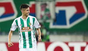 Sağ bekte oynayan mert müldür, iki ayağını da kullanıyor. Sk Rapid Talent Mert Muldur Dann Habe Ich Nichts Mehr Vom Ofb Gehort