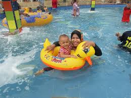 Dengan harga tiket depok fantasi waterpark menawarkan harga tiket masuk reguler yang berbeda tergantung hari kunjungan. Berwisata Air Di Bima Utomo Waterpark Weblognya Bang Danu
