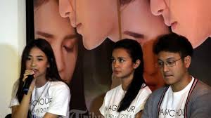 Tampak kamar pengantin rizki dan nadya pun sudah dihias sedemikian rupa dengan balon sehingga terlihat romantis. Film Magic Hour 2015 Tribunnewswiki Com Mobile