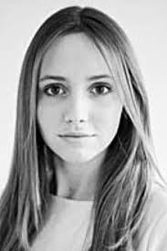 Esme Thompson's Instagram, Twitter & Facebook