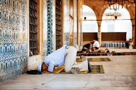Solat sunat tahiyatul masjid ialah solat sunat mu'akkad 'selamat datang' bagi menghormati masjid yang dilakukan sebanyak dua rakaat sebaik sahaja sebelum duduk, boleh terus mengerjakan solat sunat tahiyatul masjid dua raka'at. Panduan Lengkap Cara Menunaikan Solat Sunat Tahiyatul Masjid Aerill Com Lifestyle