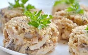 салат из копченой курицы с черносливом и грецкими орехами Kurinye Otbivnye V Kartofelnom Klyare Sloosh Kulinarnye Recepty Eda Kulinariya Prostye Recepty