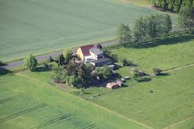 Ich habe nicht gut verdient, aber die arbeit hat mir spaß gemacht, wahrscheinlich auch, weil ich gewusst habe, dass ich bald eine andere arbeit finden kann. Flugdienst Oberhavel