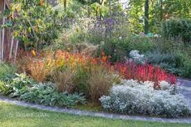 Landesgartenschau Eutin Staudenbeet Graser Und Stauden Mehr Dazu Auf Meinem Blog Geniesser Garten Von Renate Waa Garten Gartenarchitekt Pflegeleichter Garten