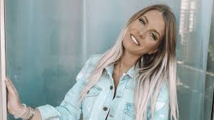 How can i contact jessica thivenin's management team or agent details, and how do i get in touch directly? Jessica Thivenin Le Salaire De La Star De Tele Realite Devoile Dans Tpmp Tele Realite Danse Avec Les Stars Realite