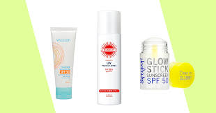 Wardah sunscreen gel merupakan pelindung matahari bertekstur gel lembut dengan formula baru dan membuat kulit terasa nyaman. 9 Sunblock Terbaik Untuk Aksi Demo