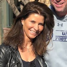 Lisa Mccaffrey's Instagram, Twitter & Facebook