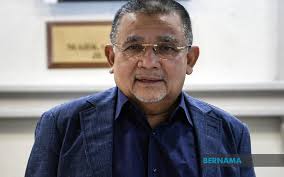 Hakim mohd nazlan mohd ghazali membuat keputusan itu. Bernama Isa Samad To Take The Stand Tomorrow Over Rm3 Mln Graft Charges