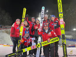 Chiara hölzl is an austrian ski jumper. Osterreicherinnen Dominieren Teamspringen In Zao