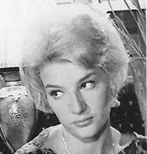 Η μάρω κοντού βρέθηκε στην εκπομπή του σκαι το μεσημέρι του σαββάτου με διάθεση να απαντήσει σε όλα, έτσι δεν δίστασε λεπτό όταν ο δημήτρης μηλιόγλου ανέφερε πως πολλοί έχουν σαν σκέψη. Marw Kontoy Cinema