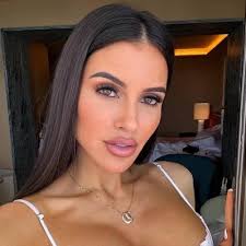 Mary Leaf (@MaryLeaf__)