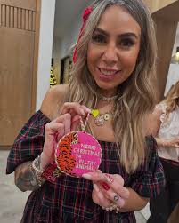 Lindsay Munson (@lindsaymunson) • Instagram photos and videos