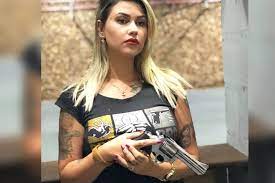 Sara winter não feriu o direito de ninguém, ela apenas se expressou, disse gabriela. Sara Winter Antecipou Operacao Policial Na Madrugada Recebi Ligacao