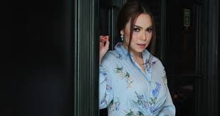 Cerita ini banyak ketidakmatangan aku. Guna Khidmat Komposer Baru
