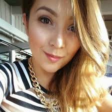 Davina Vera's Instagram, Twitter & Facebook