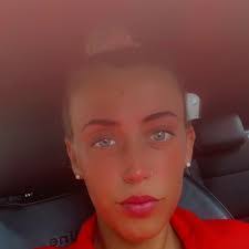 Toni Rankin's Instagram, Twitter & Facebook