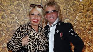 Bonnie tyler (born gaynor hopkins, 8 june 1951) is a welsh singer, known for her distinctive husky voice. Sie Ohne Schlupfer Bert Wollersheim Und Ginger Heiraten Nach Drei Monaten