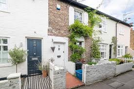 Getting to and from, buying and collecting tickets, staffing, facilities, accessibility & mobility access. 2 Bedroom Cottage For Sale In Railway Side Barnes Sw13