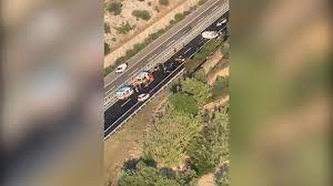 Scene di panico sulla strada con. Cerignola Assalto A Furgone Portavalori Sulla A14 Spari E Auto In Fiamme Strada Bloccata La Repubblica