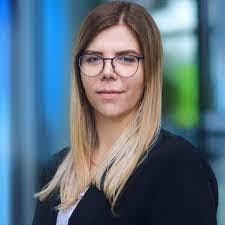 Sandra Siek's Instagram, Twitter & Facebook