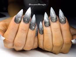 Black And White Ombre Nails With Glitter Black And White Ombre Glitter Stiletto Nails Ombre Acrylnagel Nageldesign Stiletto Ombre Nagel