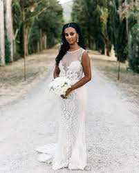 21 Best Hairstyles For Brides Who Love A Middle Part Weddinghair Weddinghairstyles Weddinghairin Wedding Hair Down Bride Hairstyles Wedding Hairstyles Bride