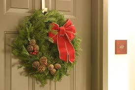 5 Diy Christmas Door Decorations The Storage Space