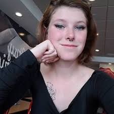 Desiree Meeks (@queen_des270)