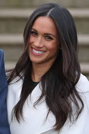 Meghan's hair looks natural yet flawless. What Hairstyle Will Meghan Markle Have For The Royal Wedding And What Is Her Natural Hair Colour
