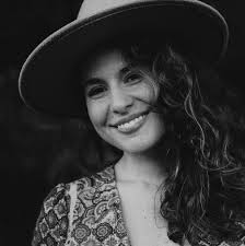 Carla Graff's Instagram, Twitter & Facebook