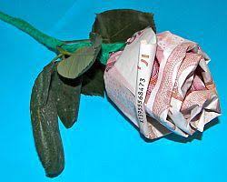 Rose aus geldscheinen falten geldscheine falten. Geld Falten Geldgeschenkideen Geld Schenken Geld Falten