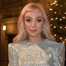Call the Midwife star Helen George uses nail scissors for DIY haircut