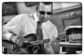 PREPARED GUITAR: Manuel Galban